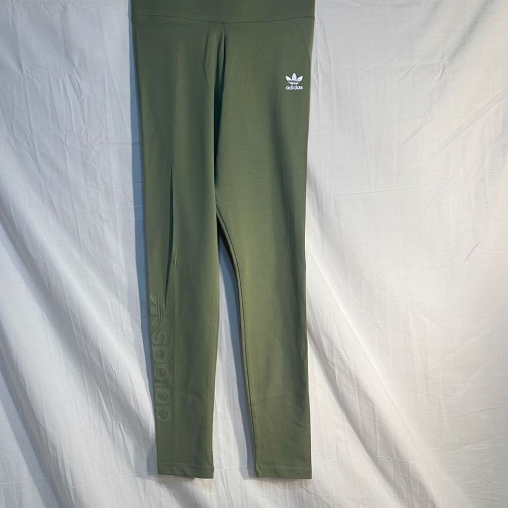 ADIDAS ORIGINALS WOMEN’S ESSENTIAL EVERYDAY‎ LEGGINGS / TENT GREEN-NWT-Small